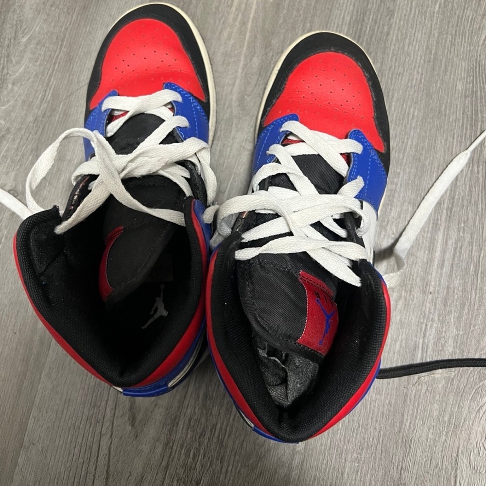 Air Jordan 1 Size 4.5Y